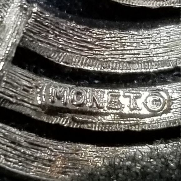 Large-Monet-Silver-Tone-Floral  Rare Vintage Monet Silvertone Brooch #68